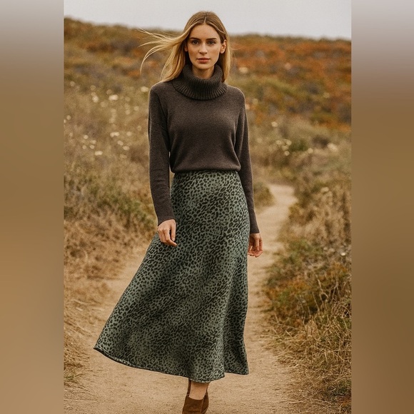 J JILL Animal Print A-Line Midi Skirt size Small - Picture 1 of 9